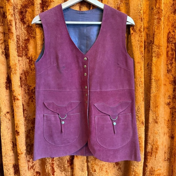 American Vintage Maroon Vest with Brass Details - Picture 2 of 6